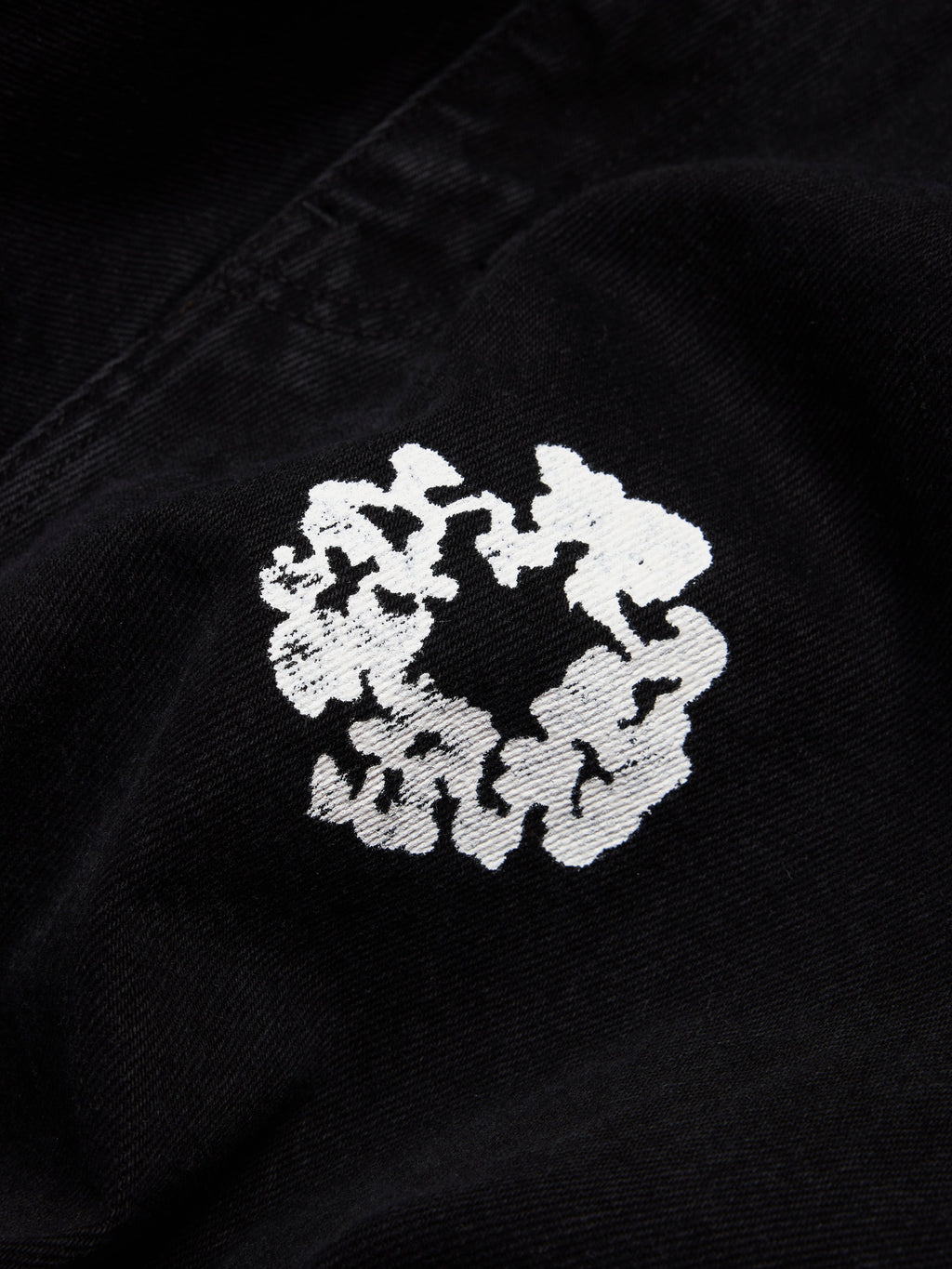 The Cotton Wreath Jean Short Black